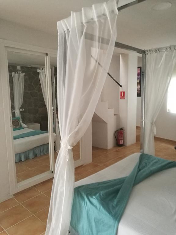 Pension Isla - Couples Only Casas de Cuadra Esterno foto